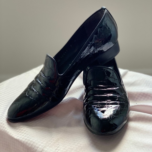 Stuart Wietzman Croc Embossed Loafers - Picture 4 of 6